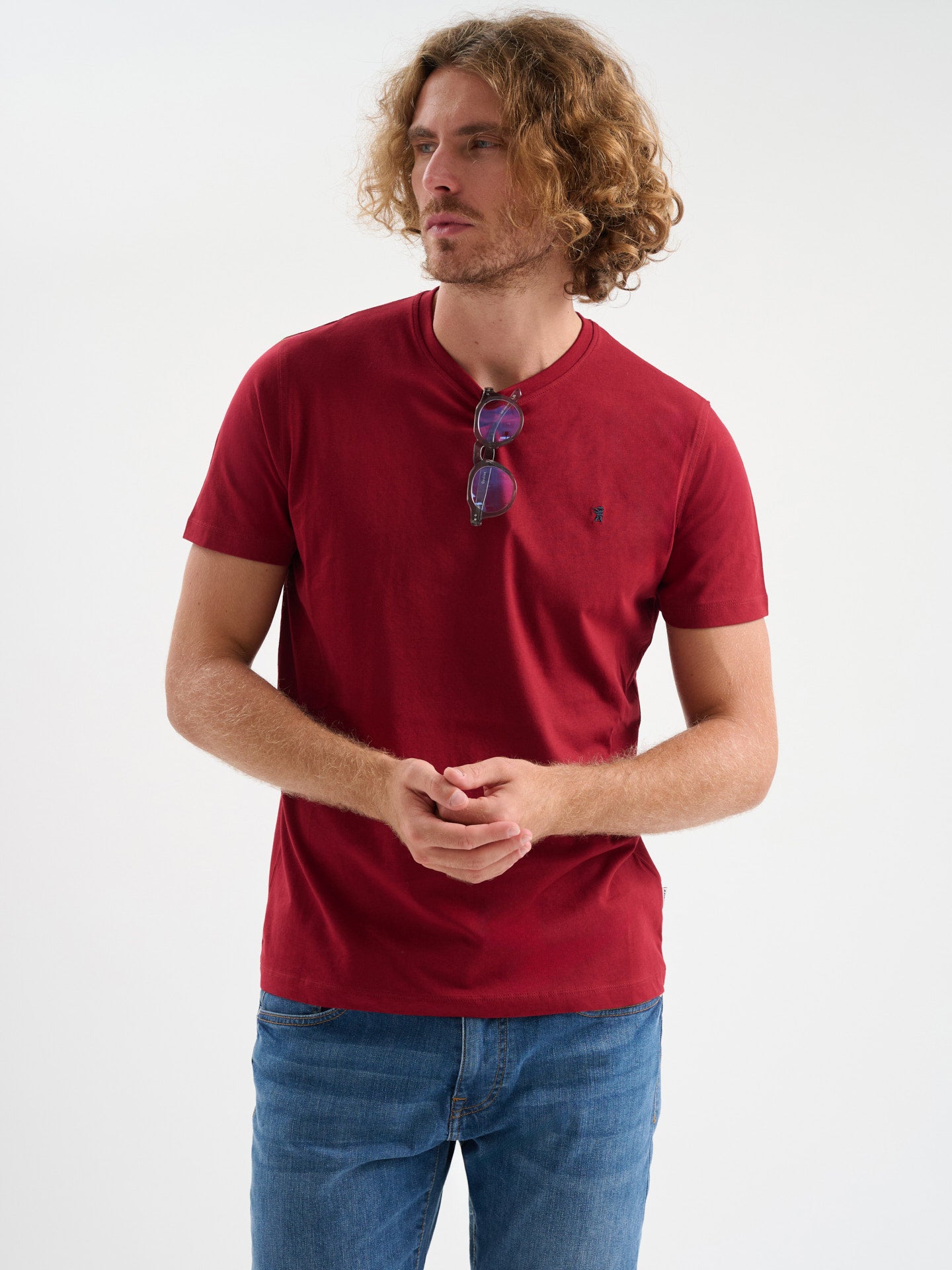 T-SHIRT A MANICHE CORTE