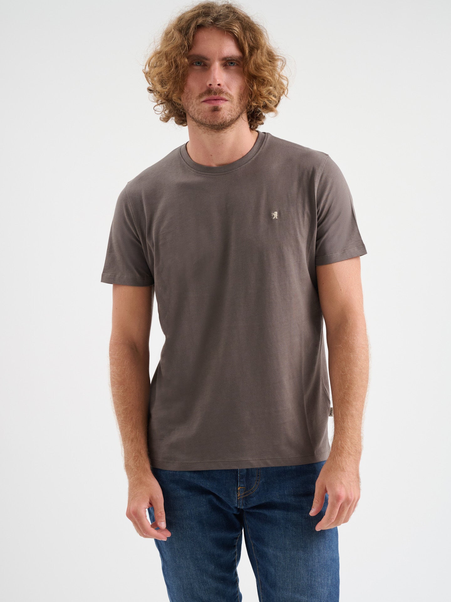 T-SHIRT A MANICHE CORTE