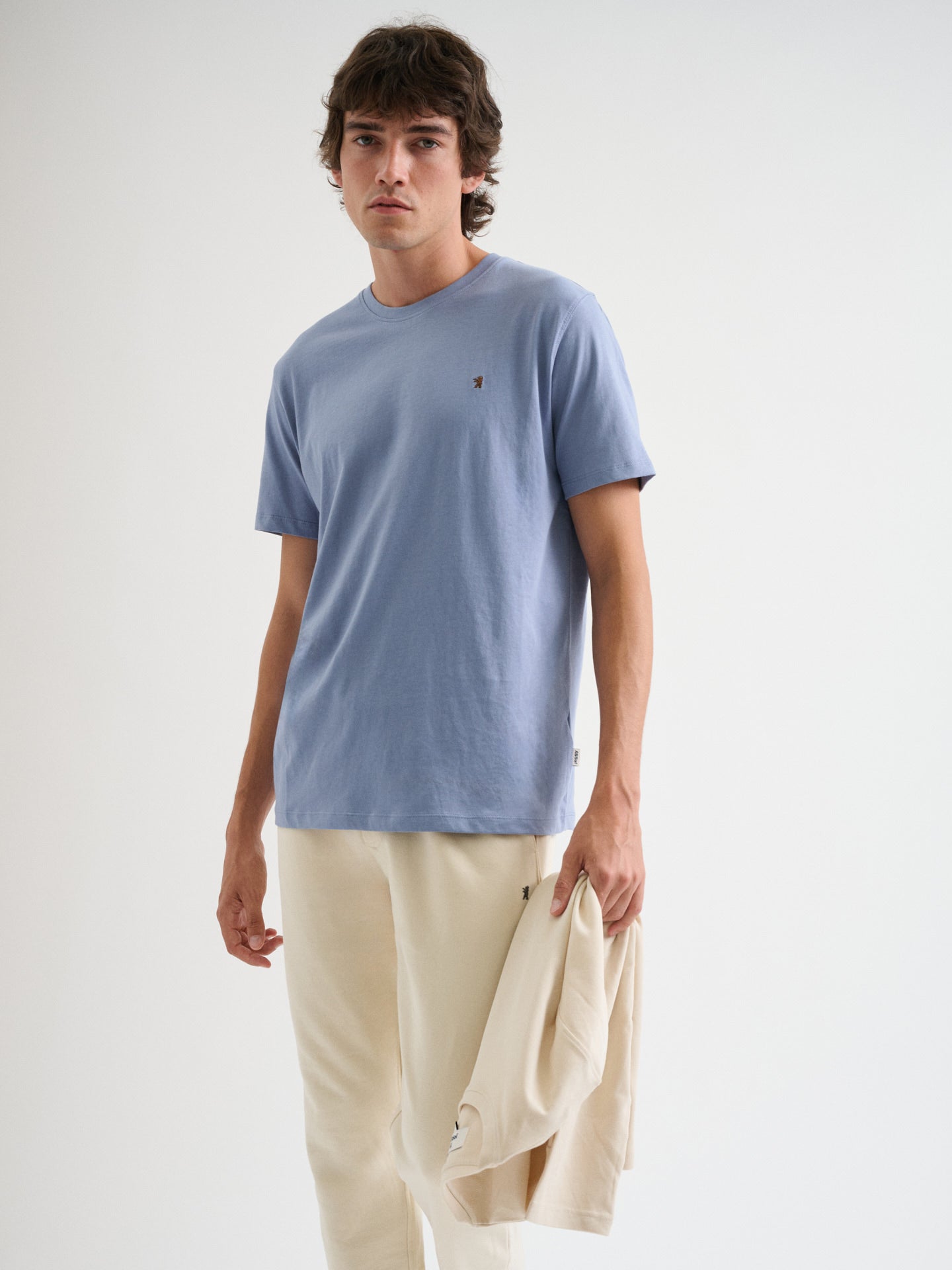 T-SHIRT A MANICHE CORTE