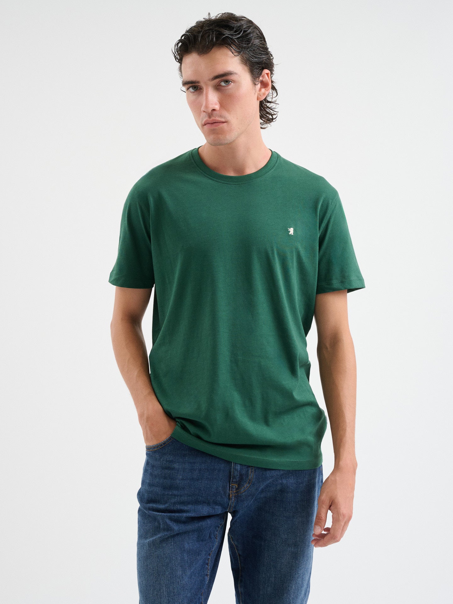 T-SHIRT A MANICHE CORTE