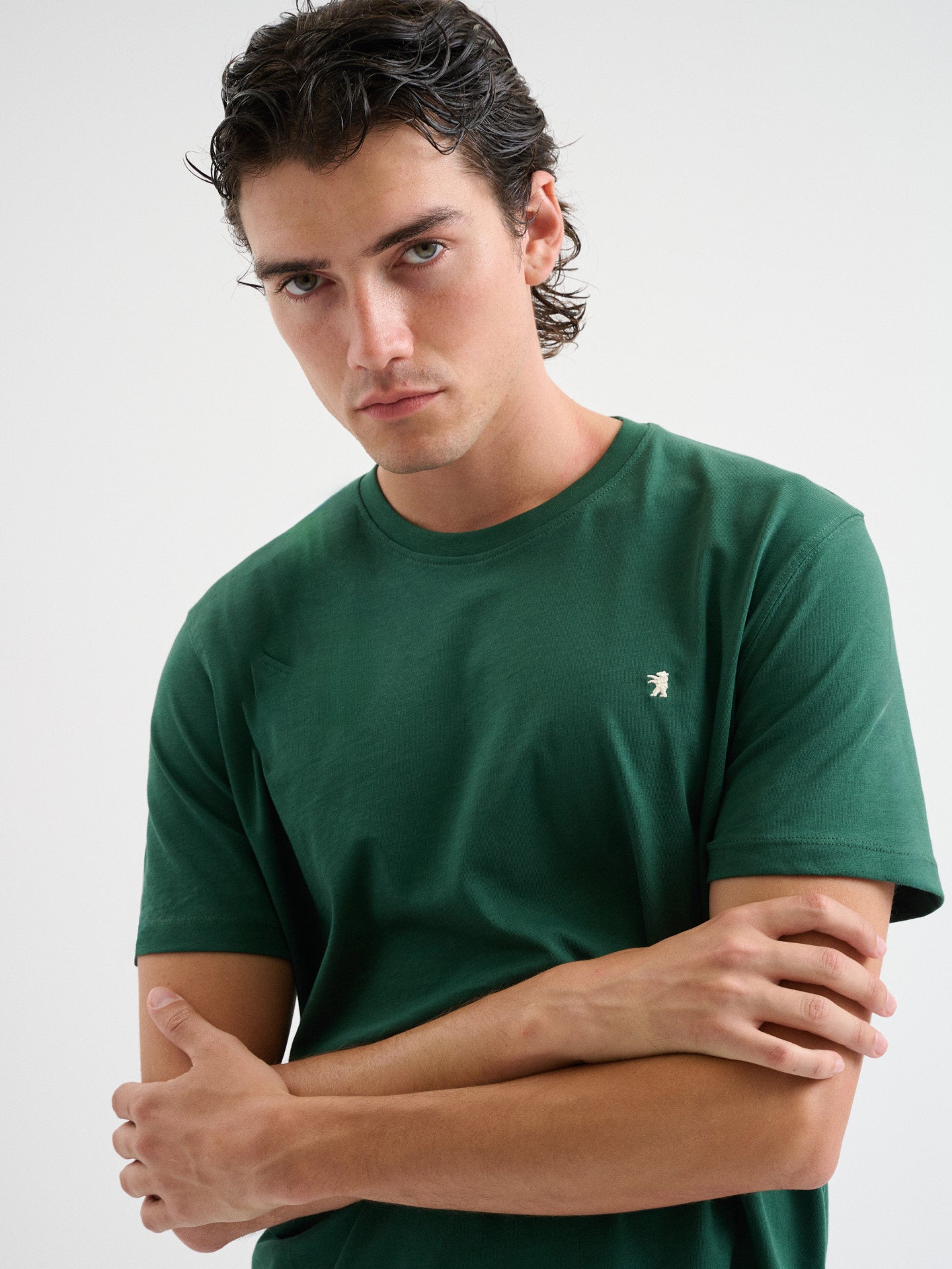 T-SHIRT A MANICHE CORTE