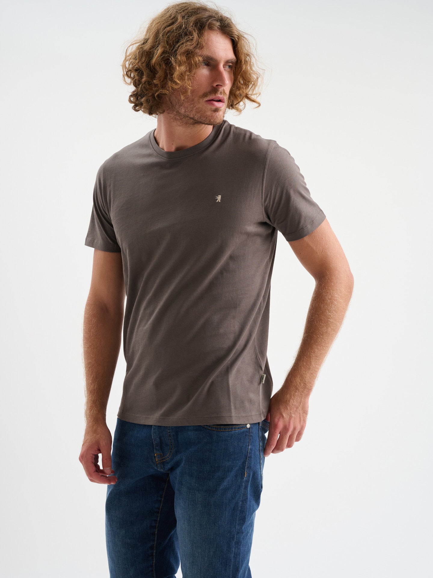 T-SHIRT A MANICHE CORTE