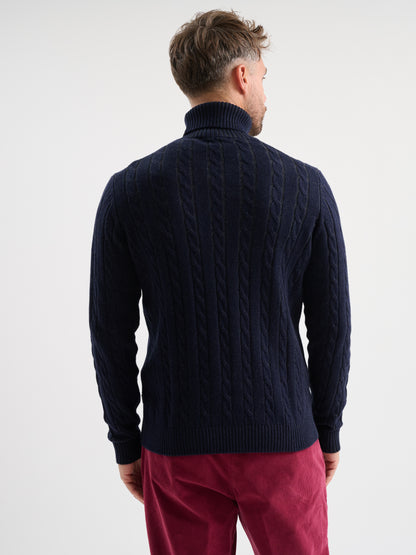 Maglia a collo alto in treccia