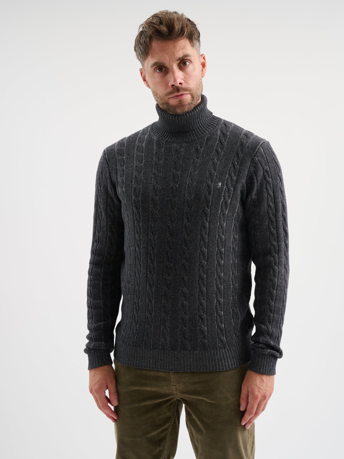 Maglia a collo alto in treccia