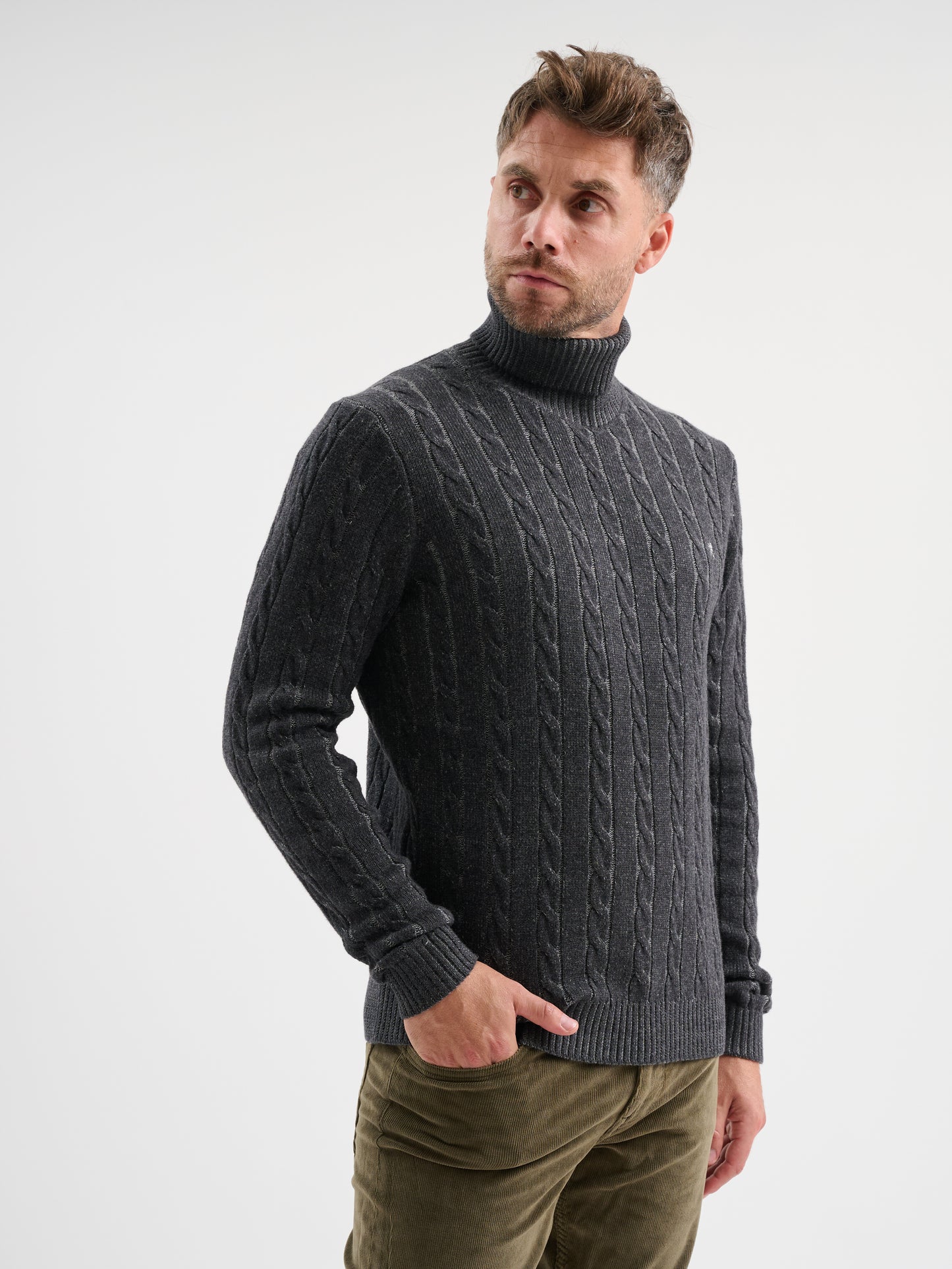 Maglia a collo alto in treccia